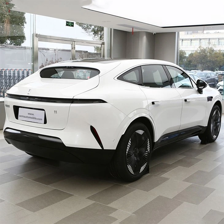 Avita 11 Medium and large SUV