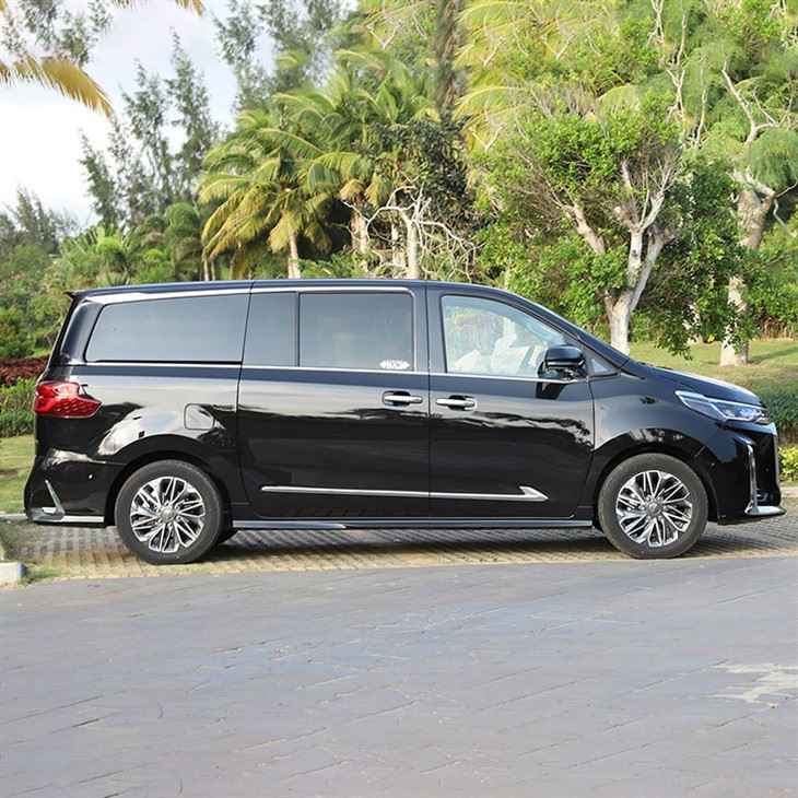 Maxus G20 large luxury MPV