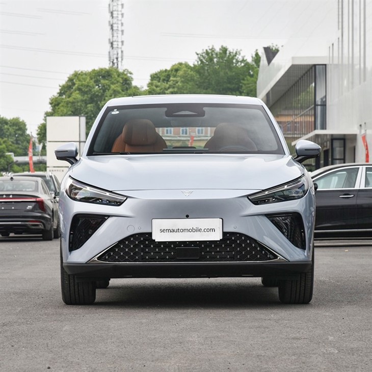 2024 Neta L 5 door mid-size SUV