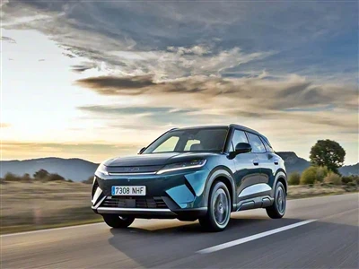 15 rechtsgelenkte BYD-Fahrzeuge jetzt im Hafen von Dubai vorrätig, kein Warte...